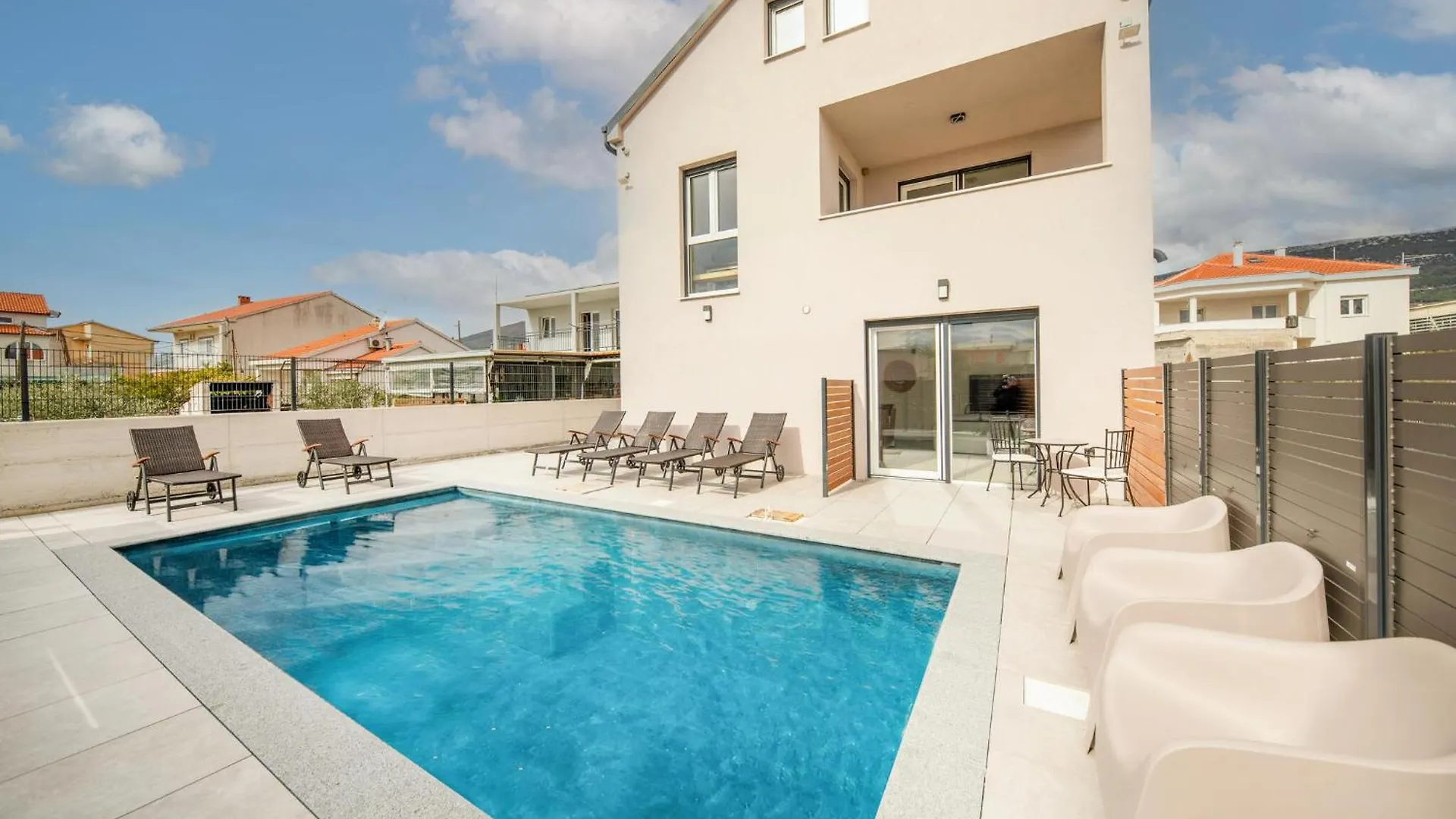 Stunning Apartment In Kastel Novi With Wifi Kaštela