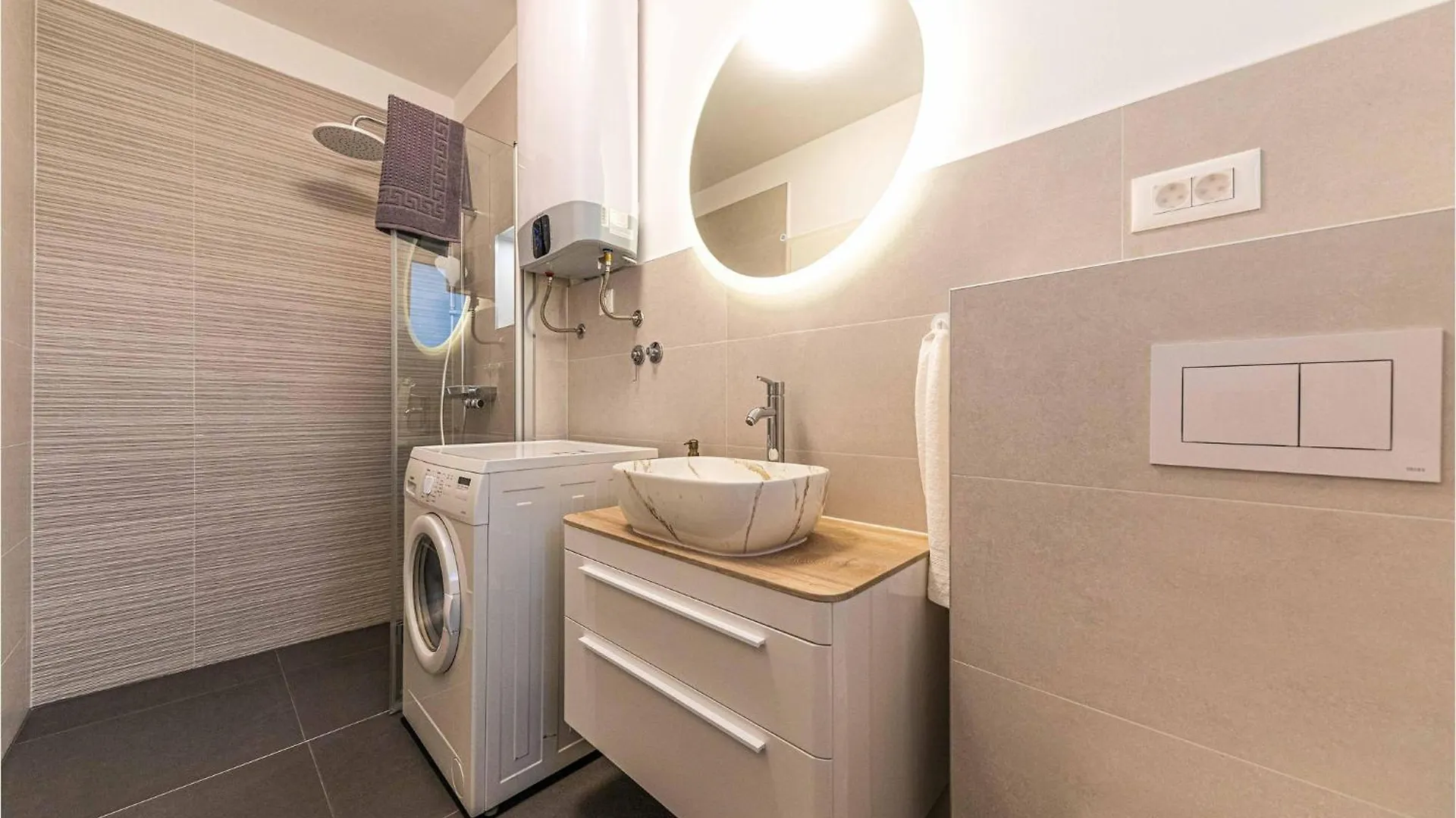 Stunning Apartment In Kastel Novi With Wifi Kastela
