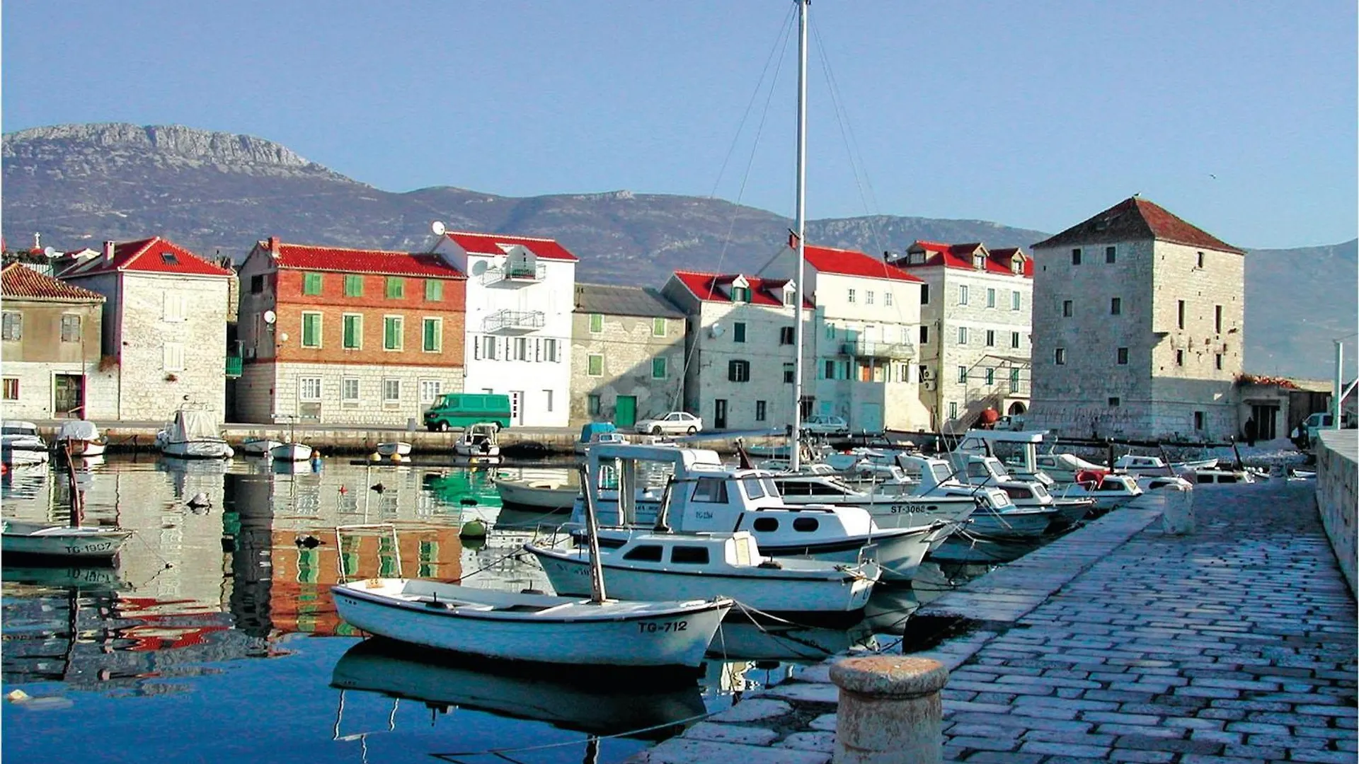Stunning Apartment In Kastel Novi With Wifi Kastela 0*,