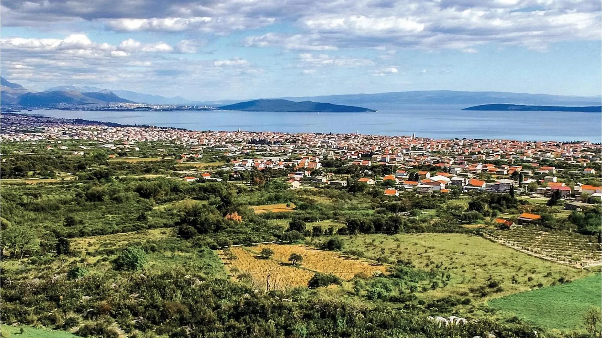 Stunning Apartment In Kastel Novi With Wifi Kaštela